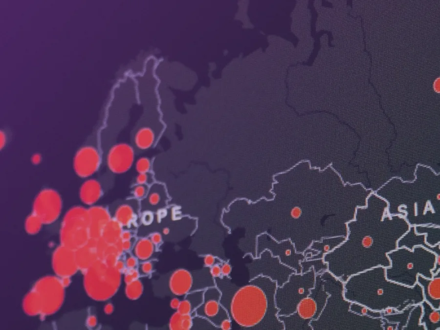Carte de l'Europe et de l'Asie parsemée de points rouges, image des partages de données dispersés